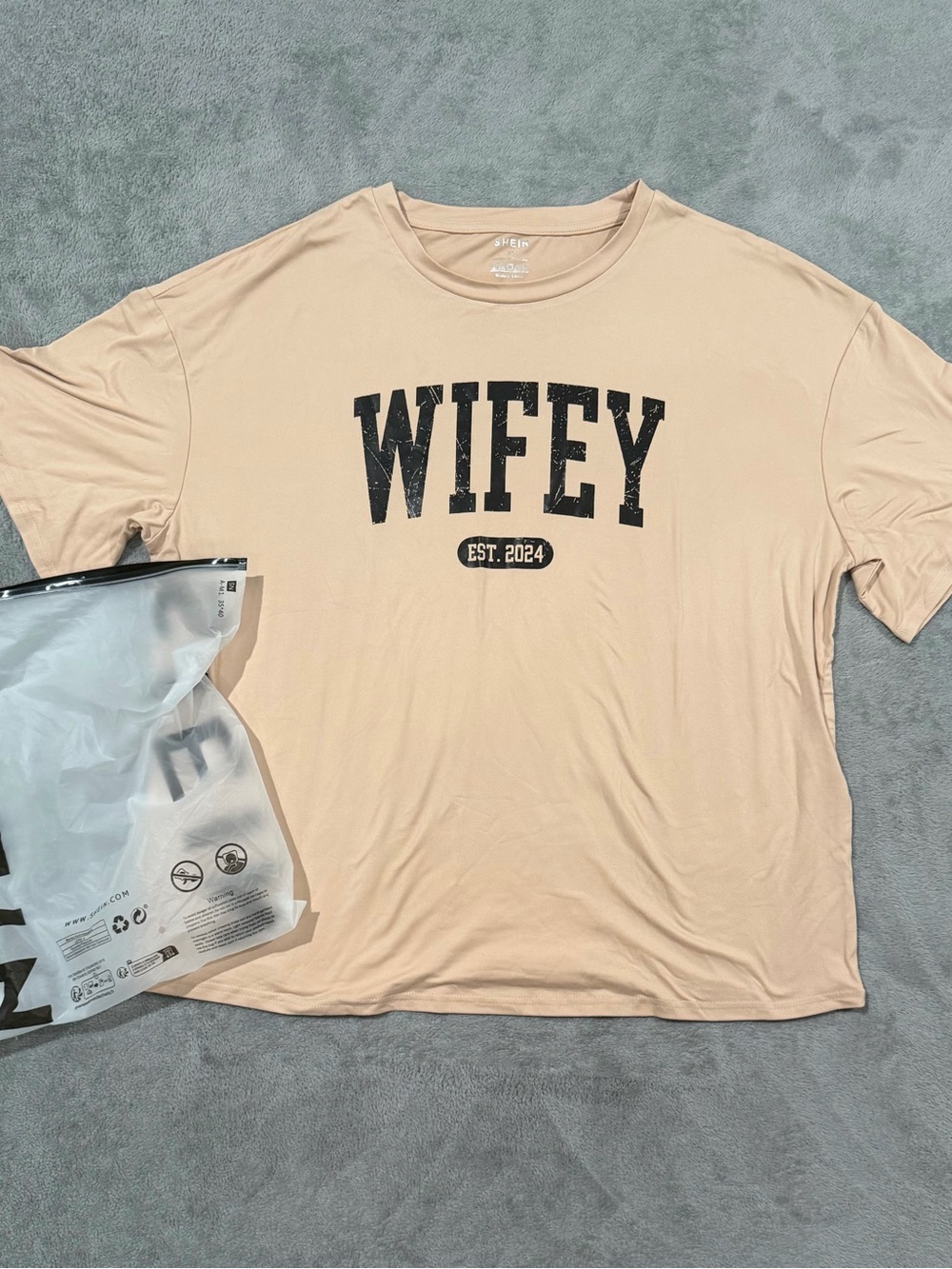SHEIN Women’s XL Wifey Est 2024 Graphic T-Shirt Beige Tan NEW